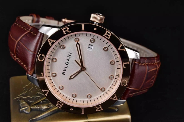 ブルガリ時計正面デザイン